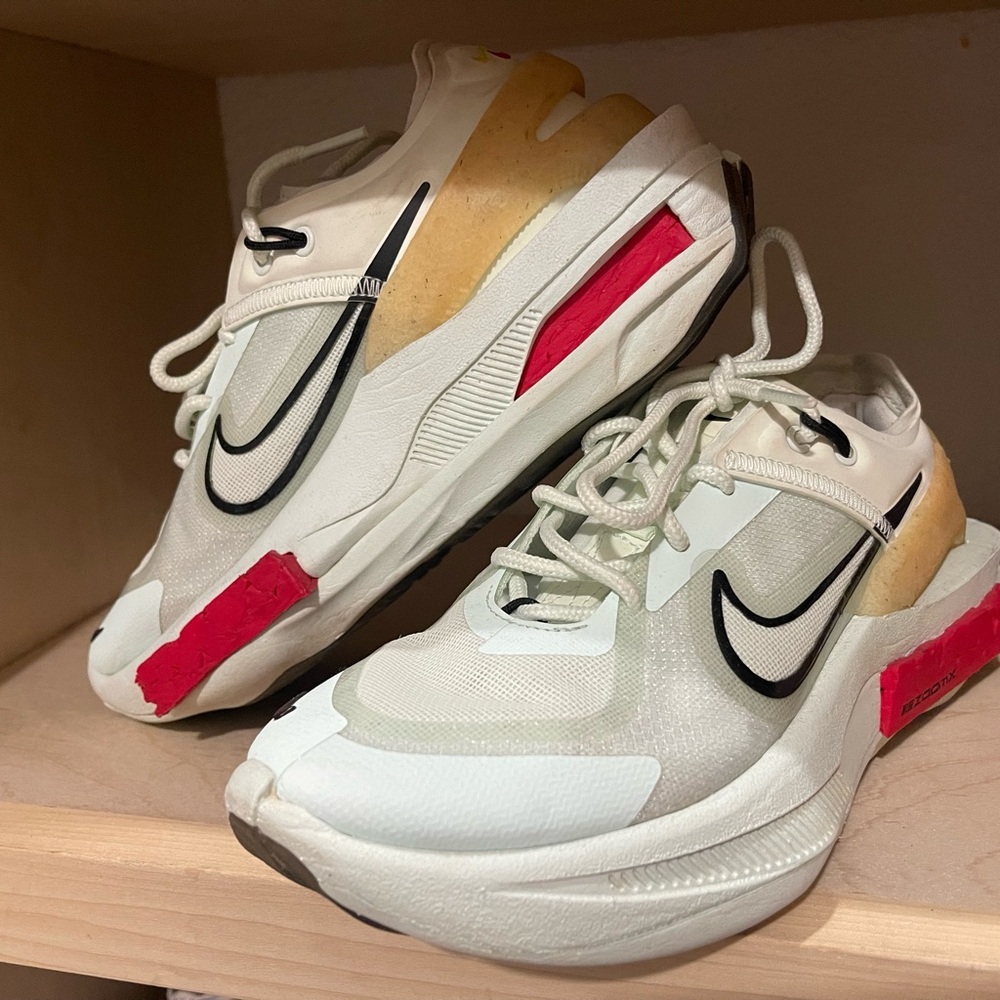 Nike Fontanka Edge (Women’s)